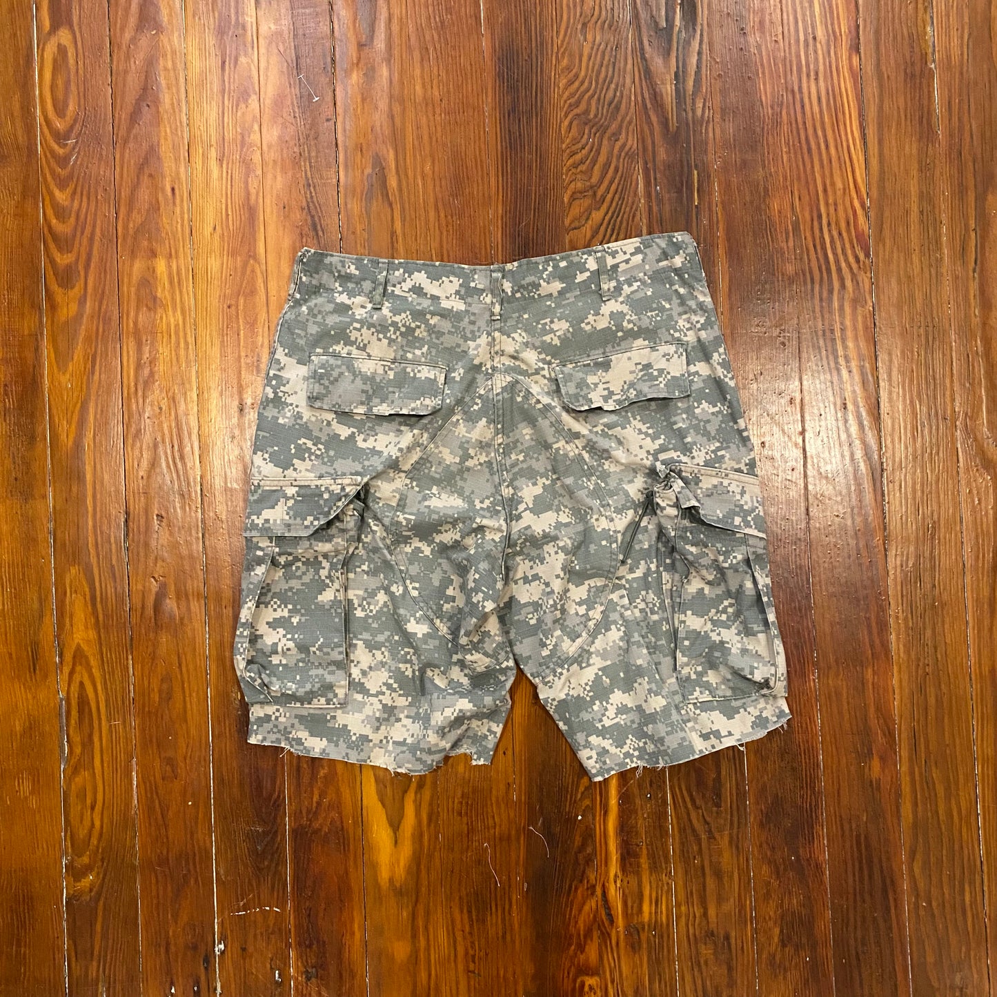 Camo Army Cargo Shorts- 32x11