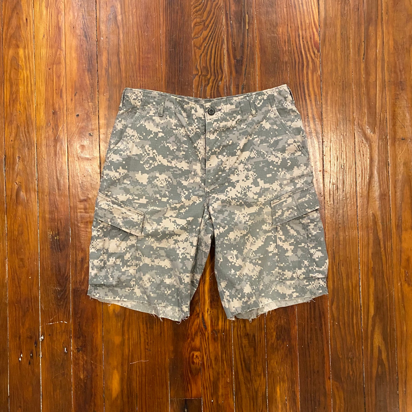 Camo Army Cargo Shorts- 32x11