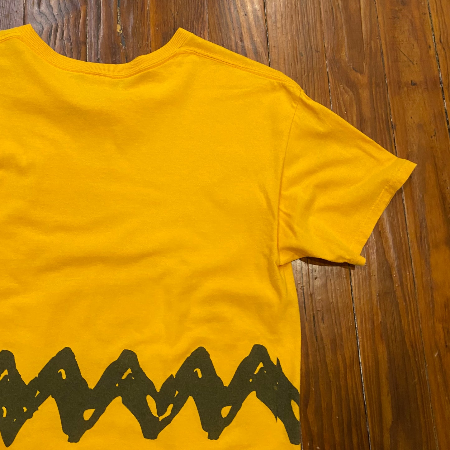 Vintage Charlie Brown Pattern Tee - L