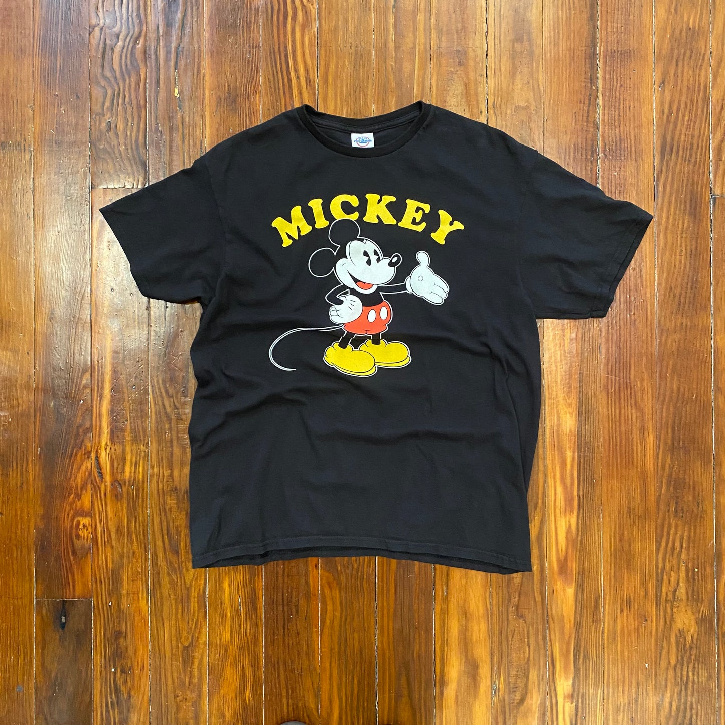 Vintage Mickey Spellout Front Graphic Tee - L