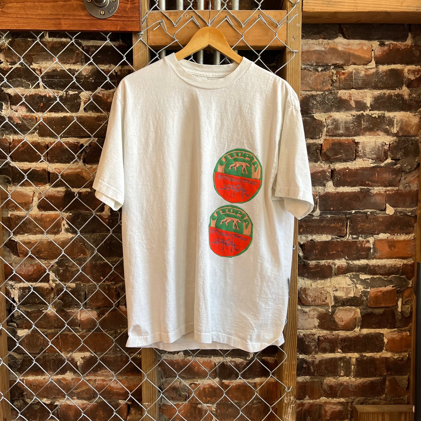 UTOPIA Airbrush Back Graphic Tee - L