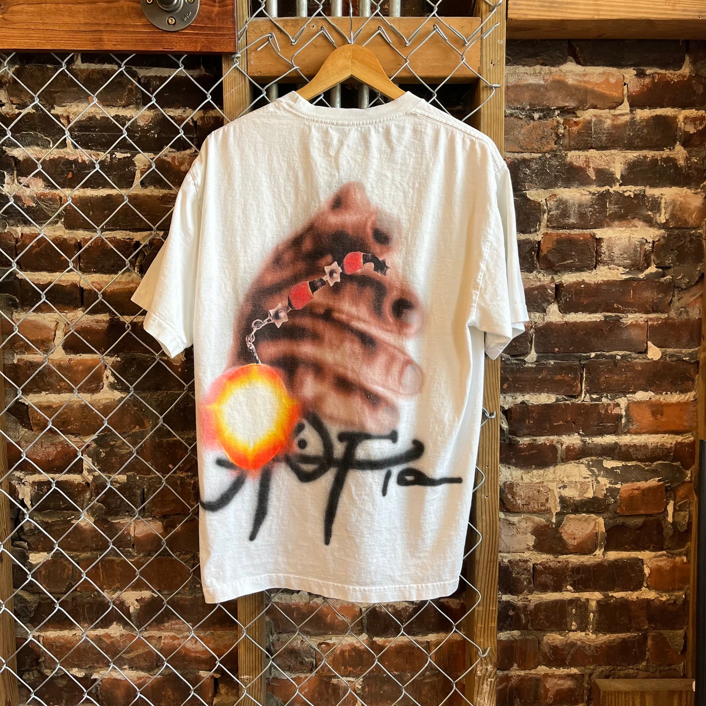 UTOPIA Airbrush Back Graphic Tee - L
