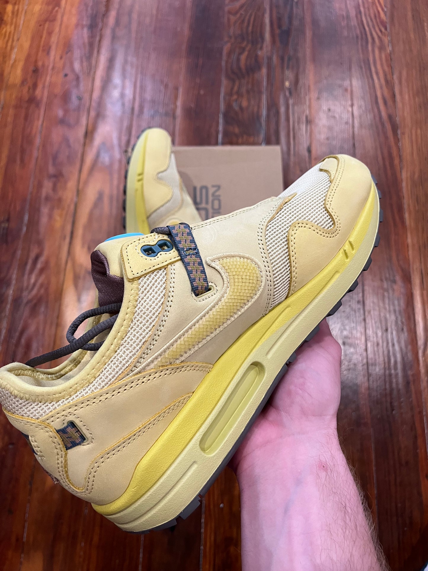 Nike Air Max 1 x Travis Scott Cactus Jack 'Saturn Gold' - SZ10M