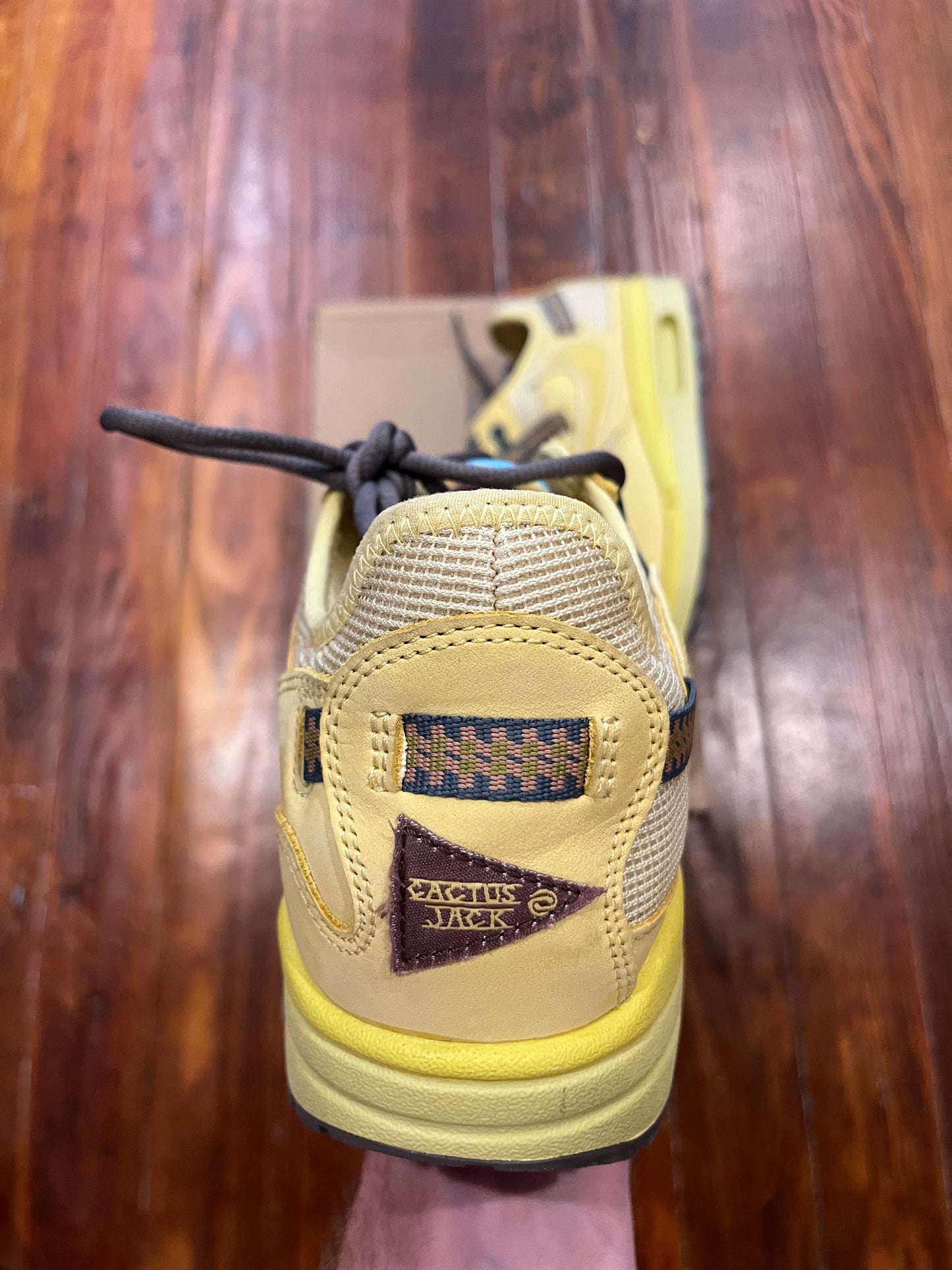 Nike Air Max 1 x Travis Scott Cactus Jack 'Saturn Gold' - SZ10M