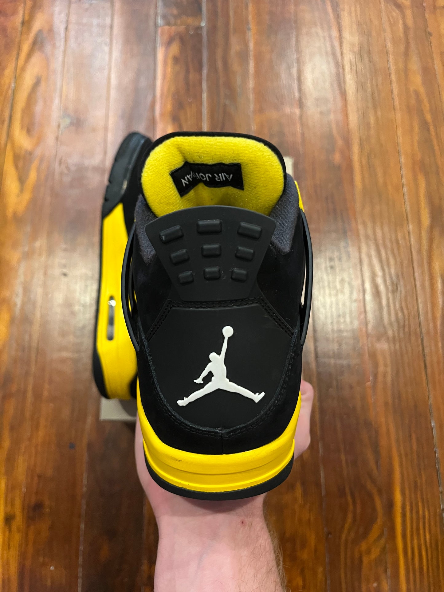 Jordan 4 Retro 'Thunder' (2023) - SZ11M