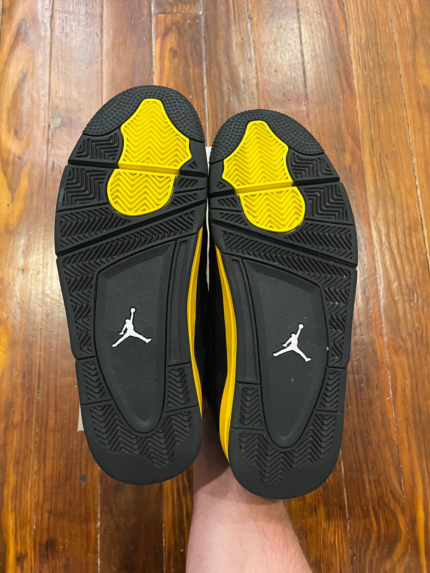 Jordan 4 Retro 'Thunder' (2023) - SZ11M