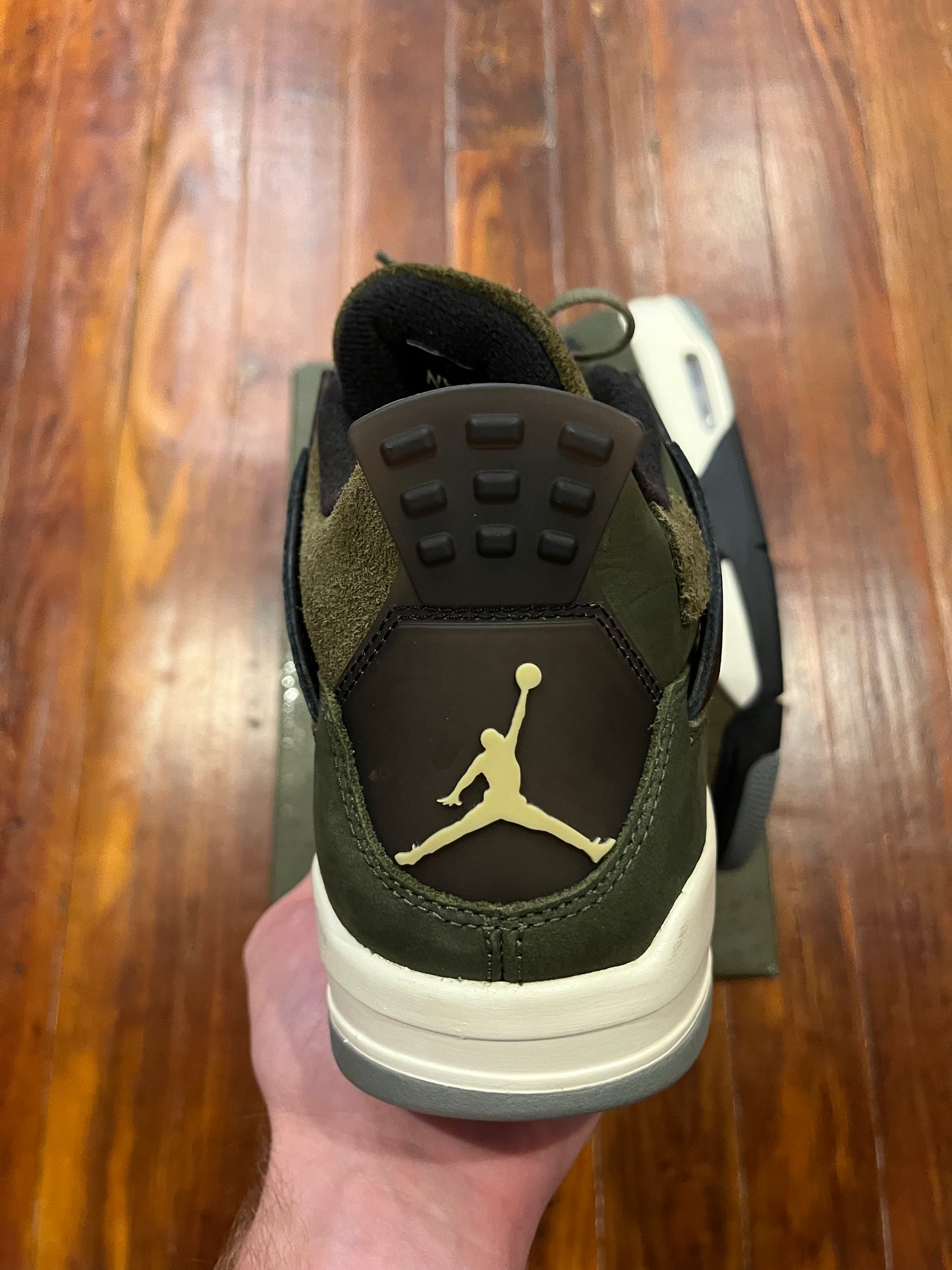 Jordan 4 Retro SE 'Craft Medium olive' - SZ10M
