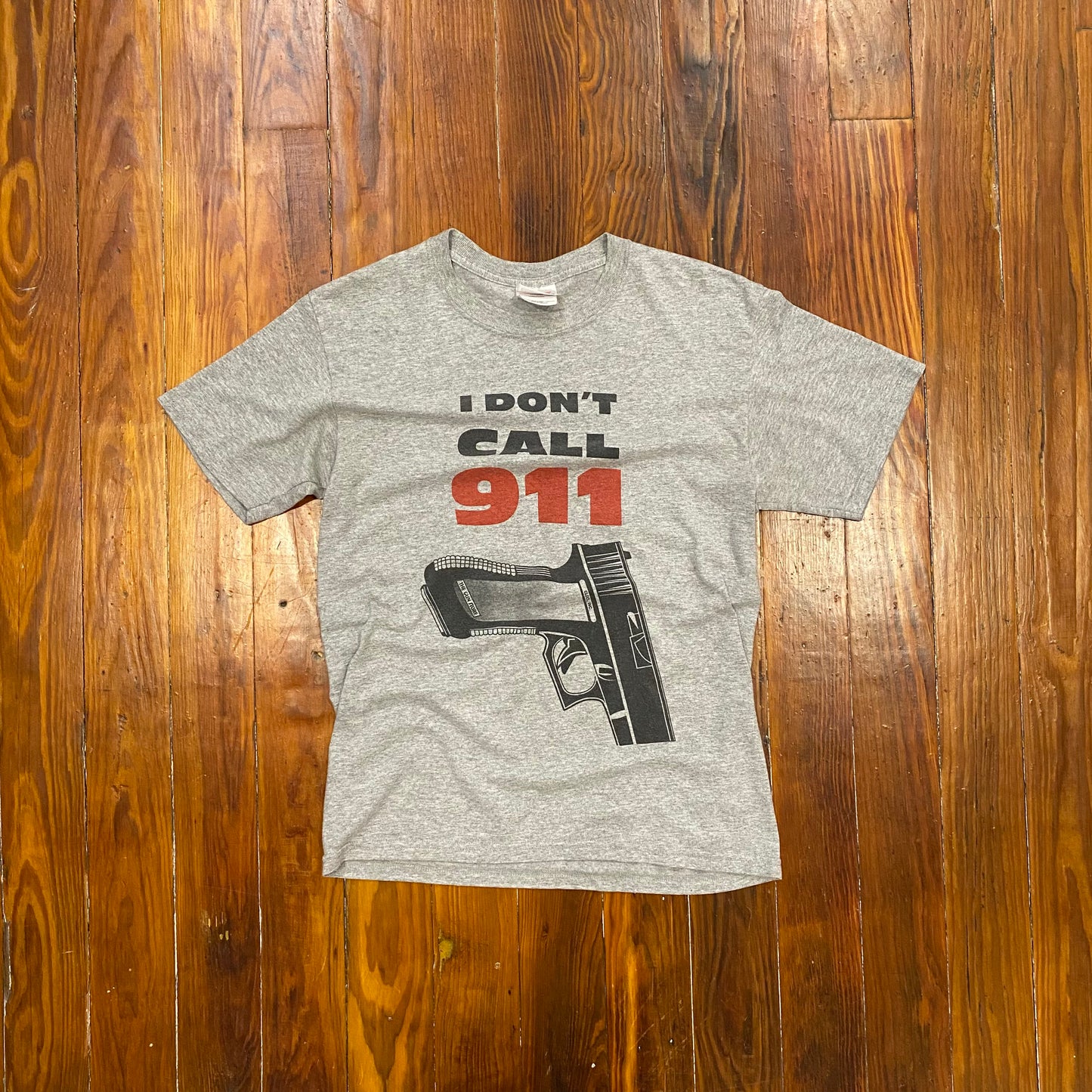 Vintage The Gun Store "I Dont Call 911" Humor Gun Tee - S