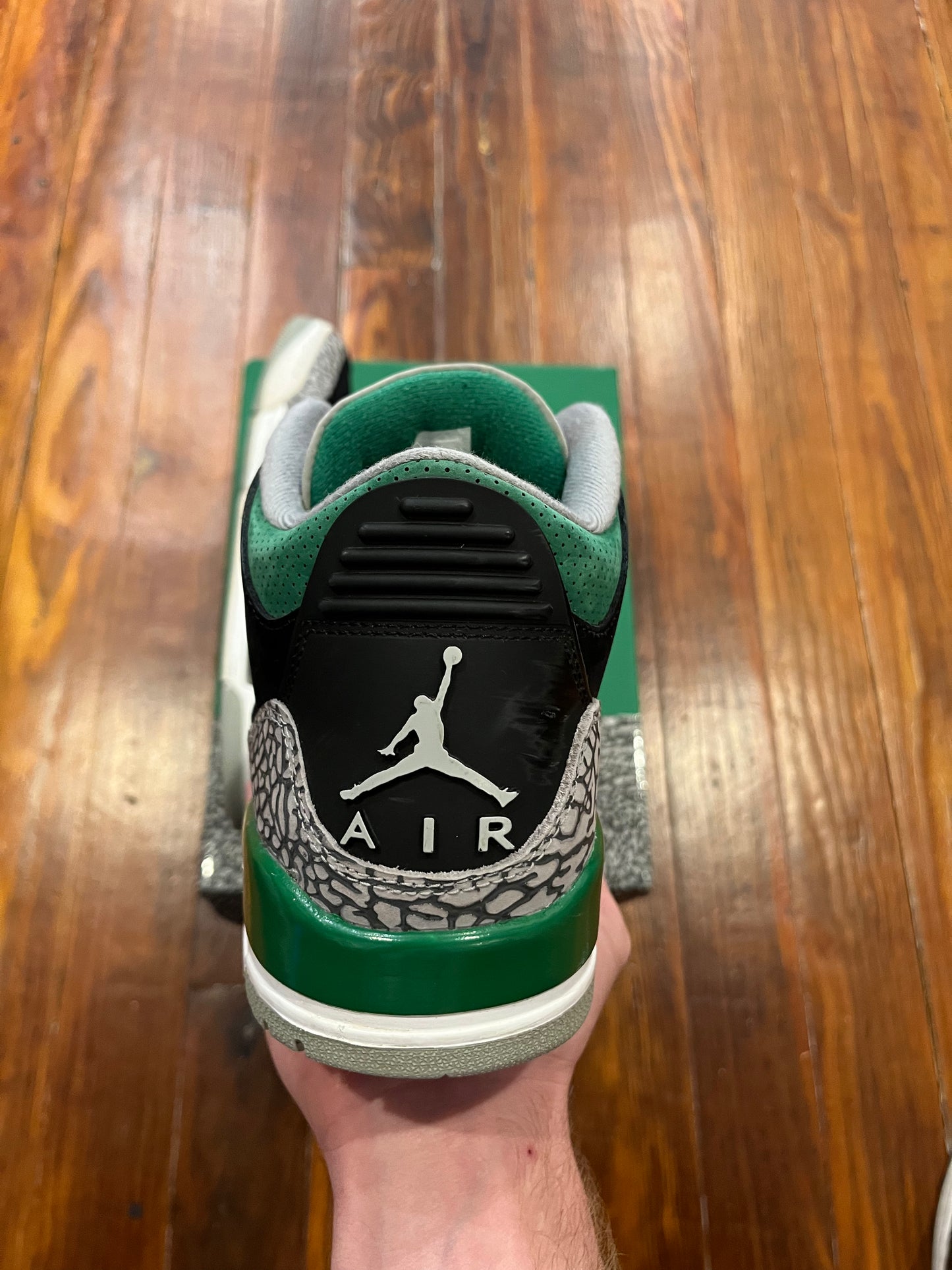 Jordan 3 Retro 'Pine Green' - SZ10.5M