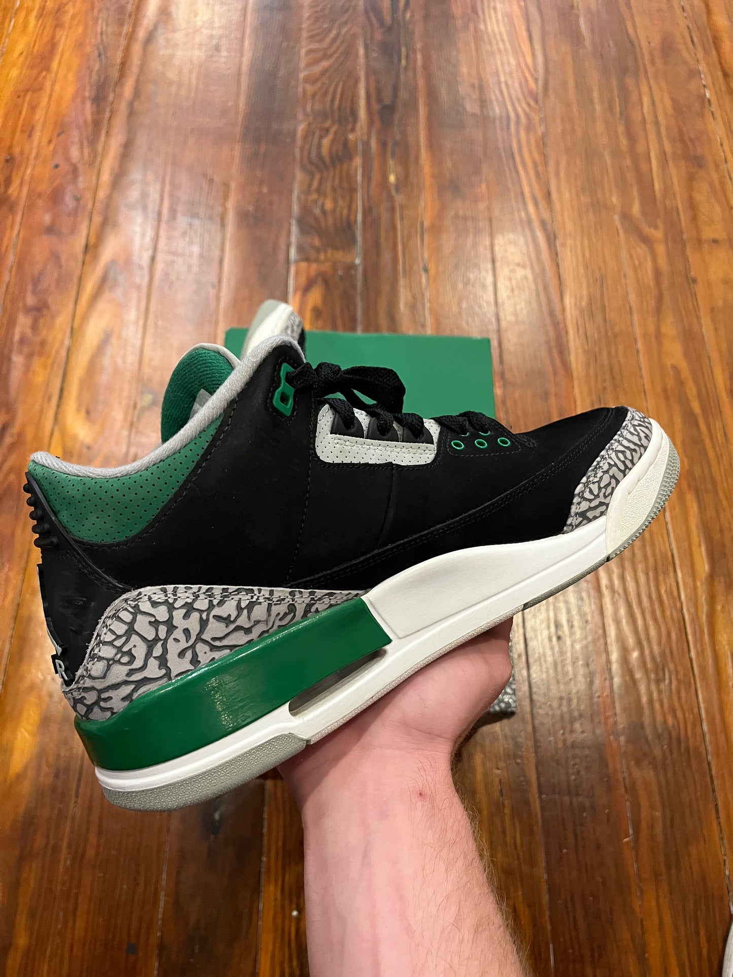Jordan 3 Retro 'Pine Green' - SZ10.5M