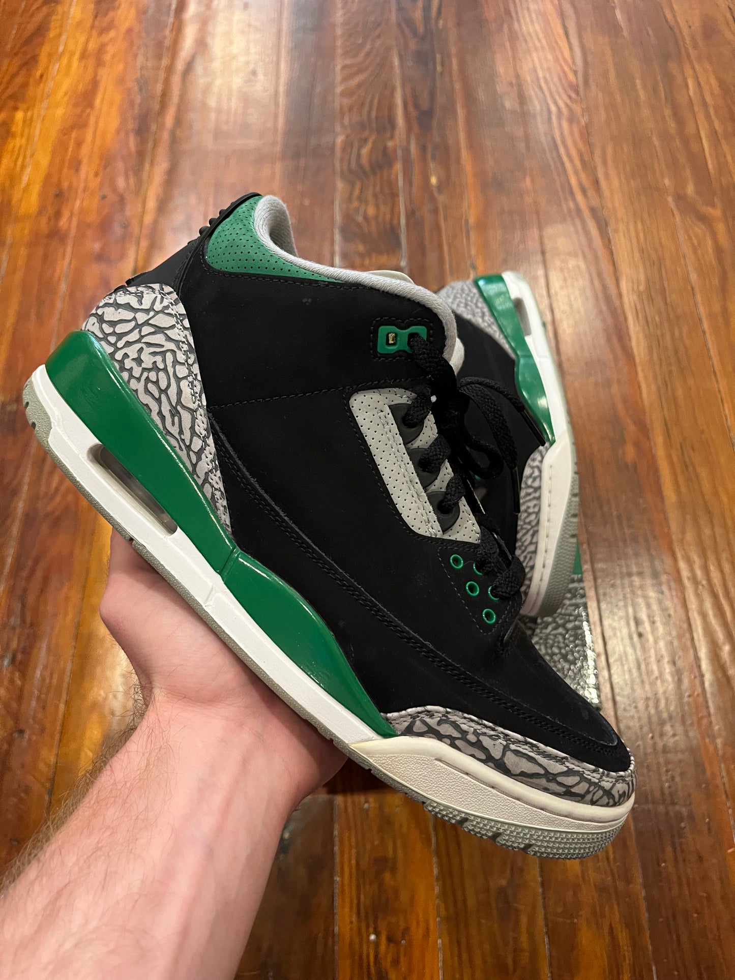 Jordan 3 Retro 'Pine Green' - SZ10.5M