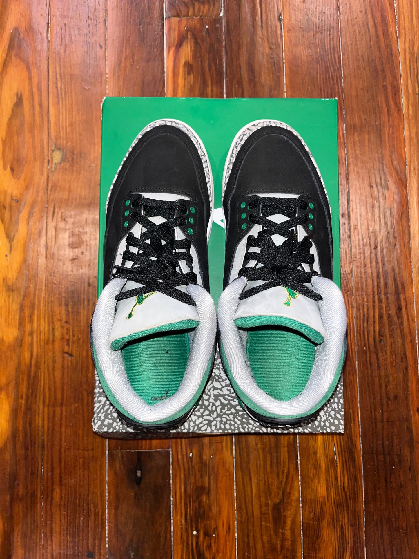 Jordan 3 Retro 'Pine Green' - SZ10.5M