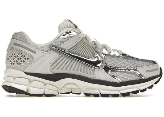 Nike Vomero 5 'Metallic Silver' - Sz 9.5W